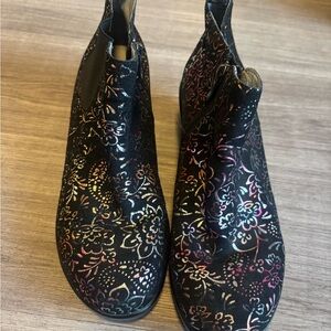 Like new Algeria size 39 Floral Patterned Ankle Boots